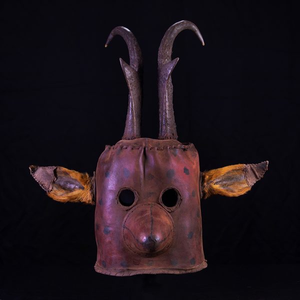 Prong Horn Spirit Mask front view